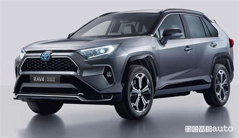 Toyota RAV4 di quinta generazione in versione ibrida