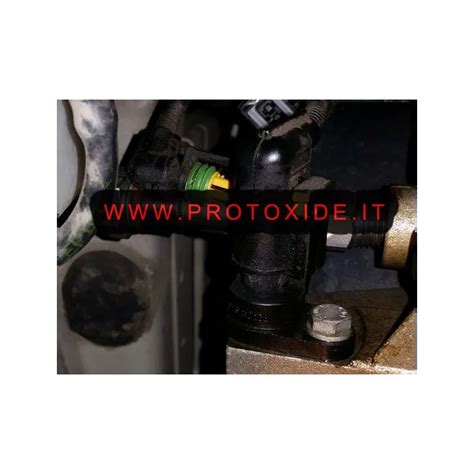 Dettaglio del raccordo olio in alluminio per Fiat 500