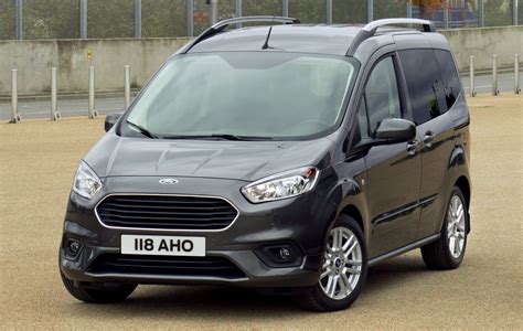 Ford Tourneo Courier esterno