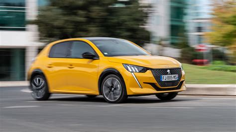 Peugeot 208 su strada