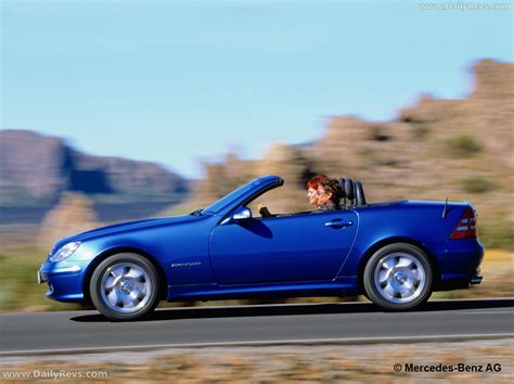 Mercedes-Benz SLK R170 con tetto Vario aperto