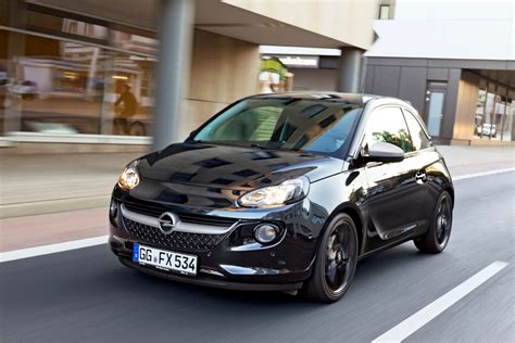 Opel Adam in contesto urbano