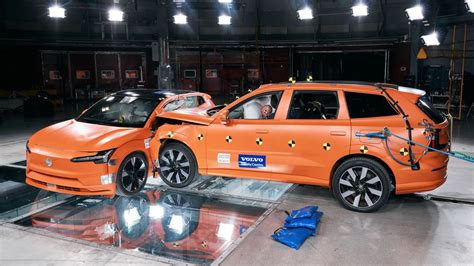 Volvo EX30 safety features diagram