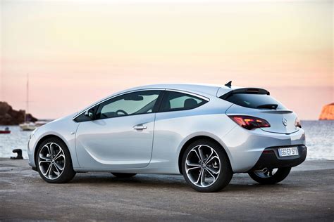 Design esterno Opel Astra GTC