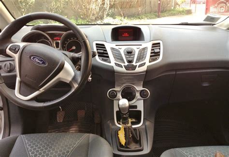 Ford Fiesta 2008 interni cruscotto