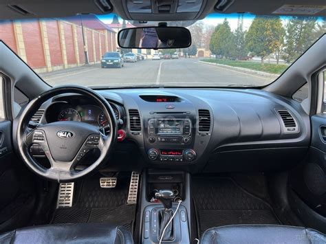 Interni Kia Cerato turbo