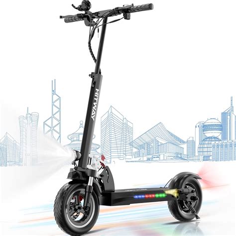 Monopattino elettrico in un ambiente urbano