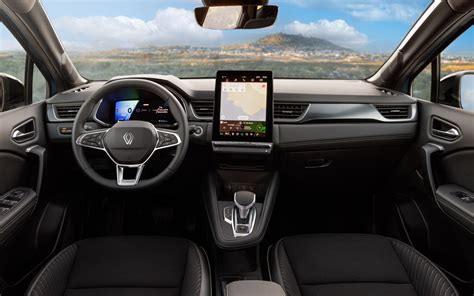 Interni del Renault Master con plancia orientata al conducente