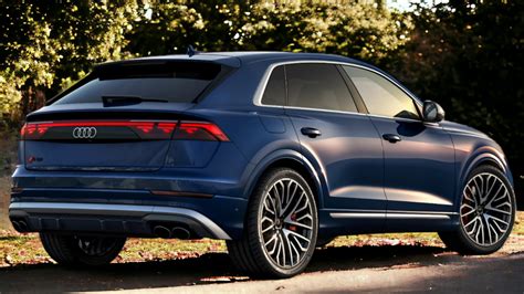 Audi Q8 S line posteriore