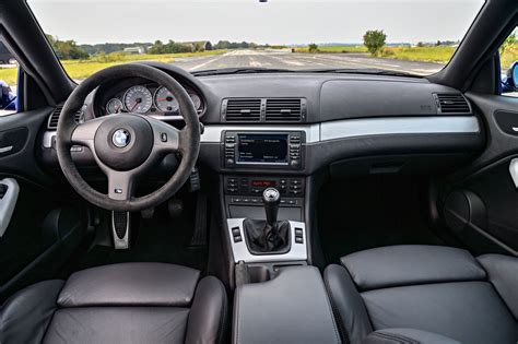 Interno BMW Serie 3 E46 con cruscotto