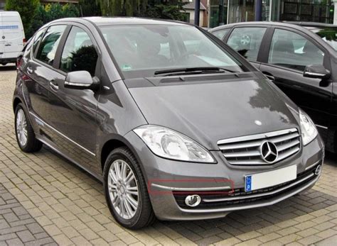 Mercedes-Benz Classe A W169 in un contesto urbano