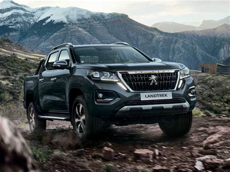 Confronto estetico Fiat Titano e Peugeot Landtrek