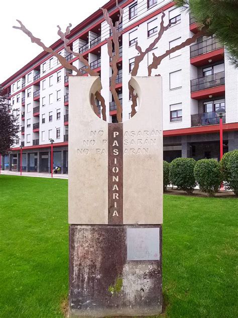 Monumento a Dolores Ibárruri a Miranda de Ebro