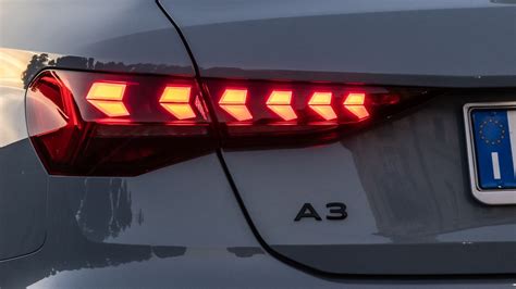 Dettaglio posteriore Audi Cabriolet con gruppi ottici rossi