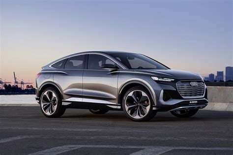 Audi Q4 e-tron Sportback di profilo