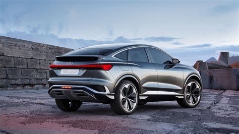 Immagine comparativa tra Audi Q4 e-tron e Q4 Sportback e-tron