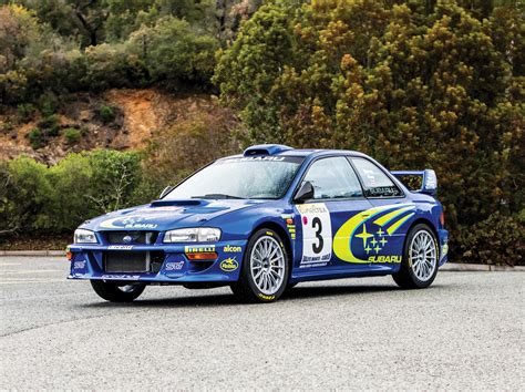 Subaru Impreza WRX STi in azione in un rally