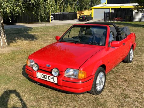 Ford Escort Cabriolet verde