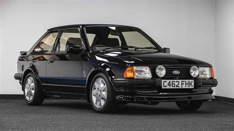 Interni della Ford Escort RS Turbo S1 di Lady Diana con specchietto retrovisore aggiuntivo