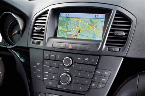 Interni Opel Meriva B con display Navi 900