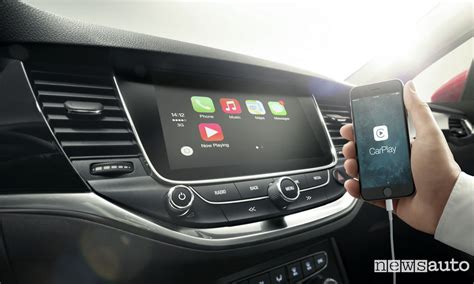 Connettività smartphone con Opel IntelliLink