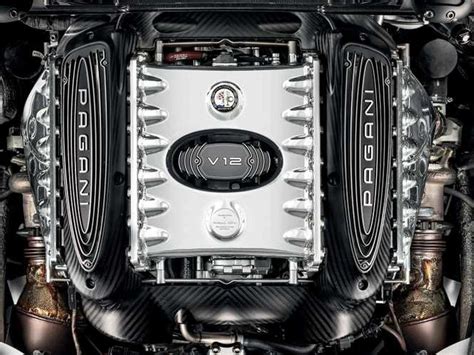 Dettagli del motore V12 AMG della Pagani Huayra