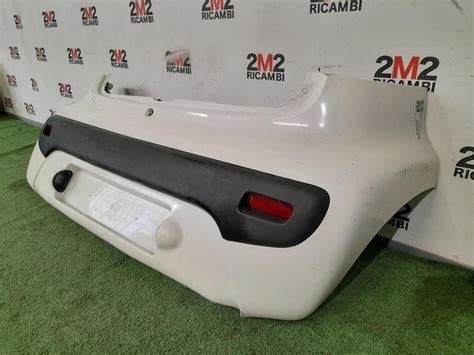 Paraurti posteriore Peugeot 206 SW danneggiato e nuovo