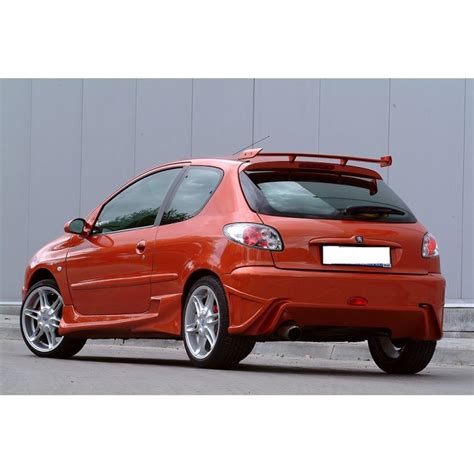 Peugeot 206 SW con paraurti posteriore tuning