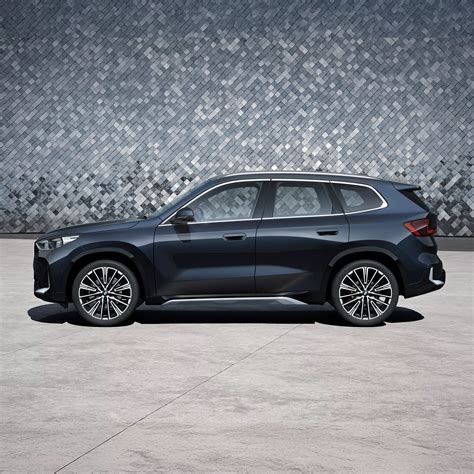 BMW X1 frontale e laterale