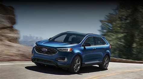 Ford Edge 2023 vista esterna dinamica