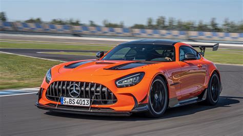 Interni della Mercedes-AMG GT Black Series con dettagli in carbonio