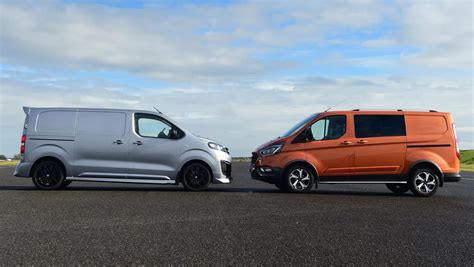 Confronto fianco a fianco: Opel Vivaro, Ford Transit Custom, Renault Trafic