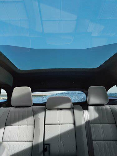 Interni della Renault Espace con tetto Solarbay