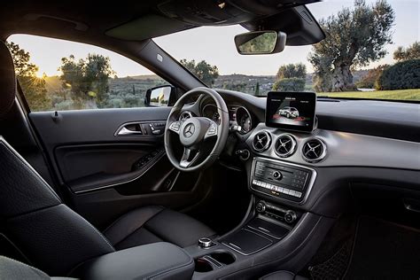 Interni Mercedes-Benz GLA X156
