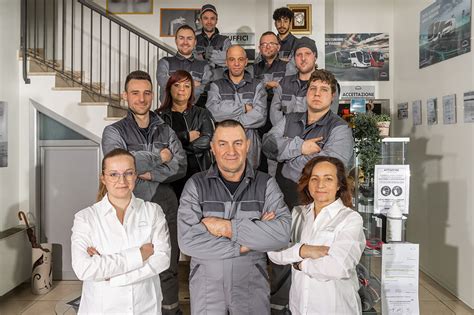 Tecnici altamente qualificati in officina