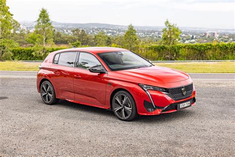 Peugeot 308 GT Line con assetto sportivo