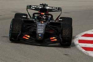 McLaren F1 con il guidatore al centro