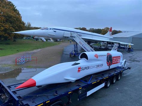 Il team Bloodhound LSR al lavoro
