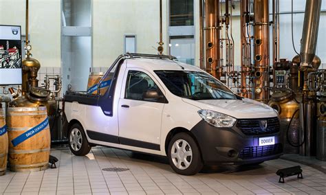 Vista laterale del Dacia Dokker Pick-Up con cassone