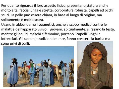 Popolazione Muhuila in abiti tradizionali