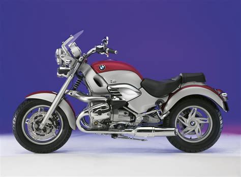 Vista frontale della BMW R 1200 C Montauk