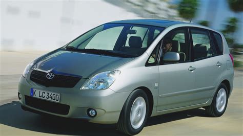 Toyota Corolla Verso seconda generazione vista laterale
