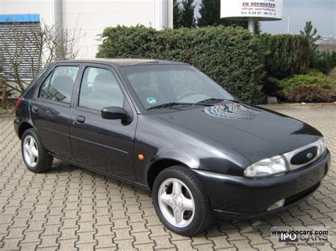 Interni Ford Fiesta Ghia 1999