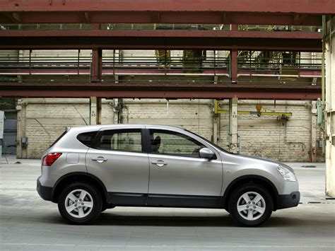 Nissan Qashqai 2007 vista laterale