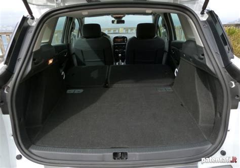 Renault Clio 5 bagagliaio con sedili abbattuti