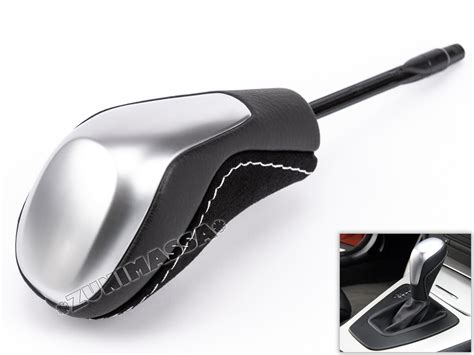 Manopola del cambio automatico di un'auto ibrida