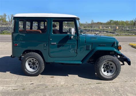 Toyota BJ40 del 1977 in colore Rustic Green