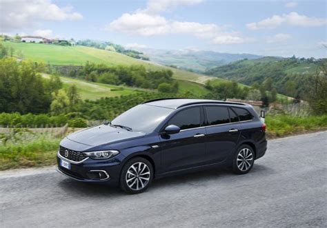 La Fiat Tipo originale, vista di tre quarti anteriore