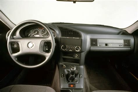 Interni lussuosi BMW Serie 3 E36