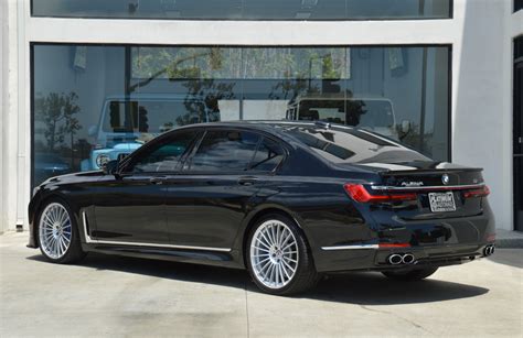 Interni lussuosi BMW Serie 7 Alpina